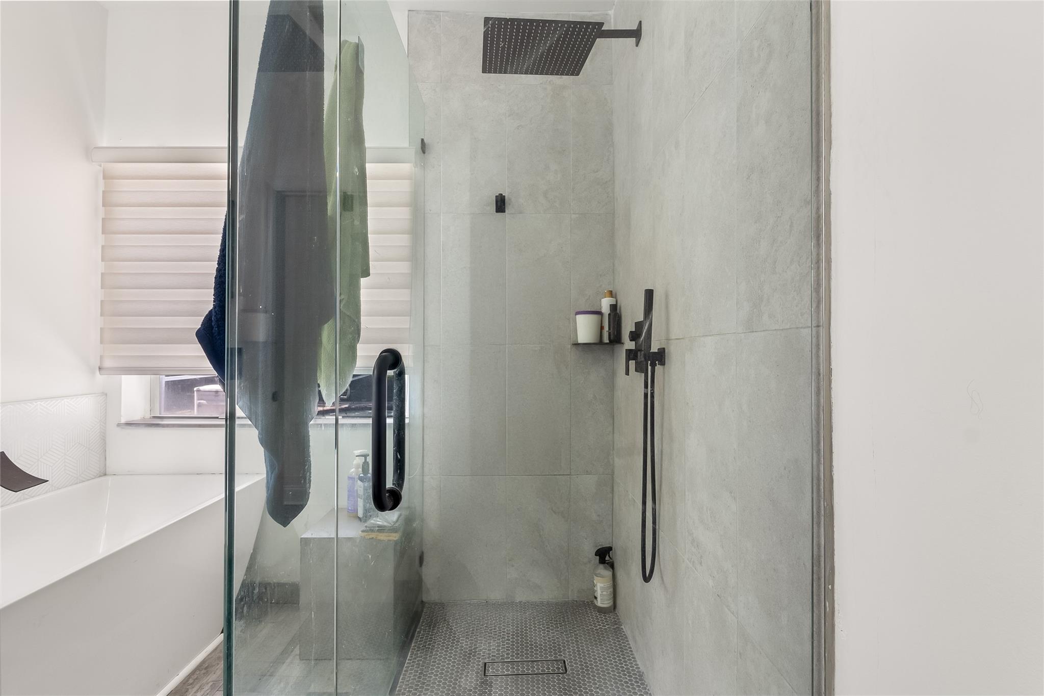 Avalon 160-4 B - Residential