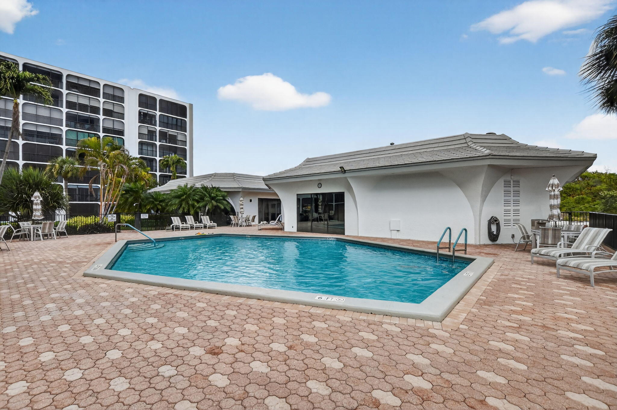 HILLSBORO LANDINGS CONDO NO ONE - Residential