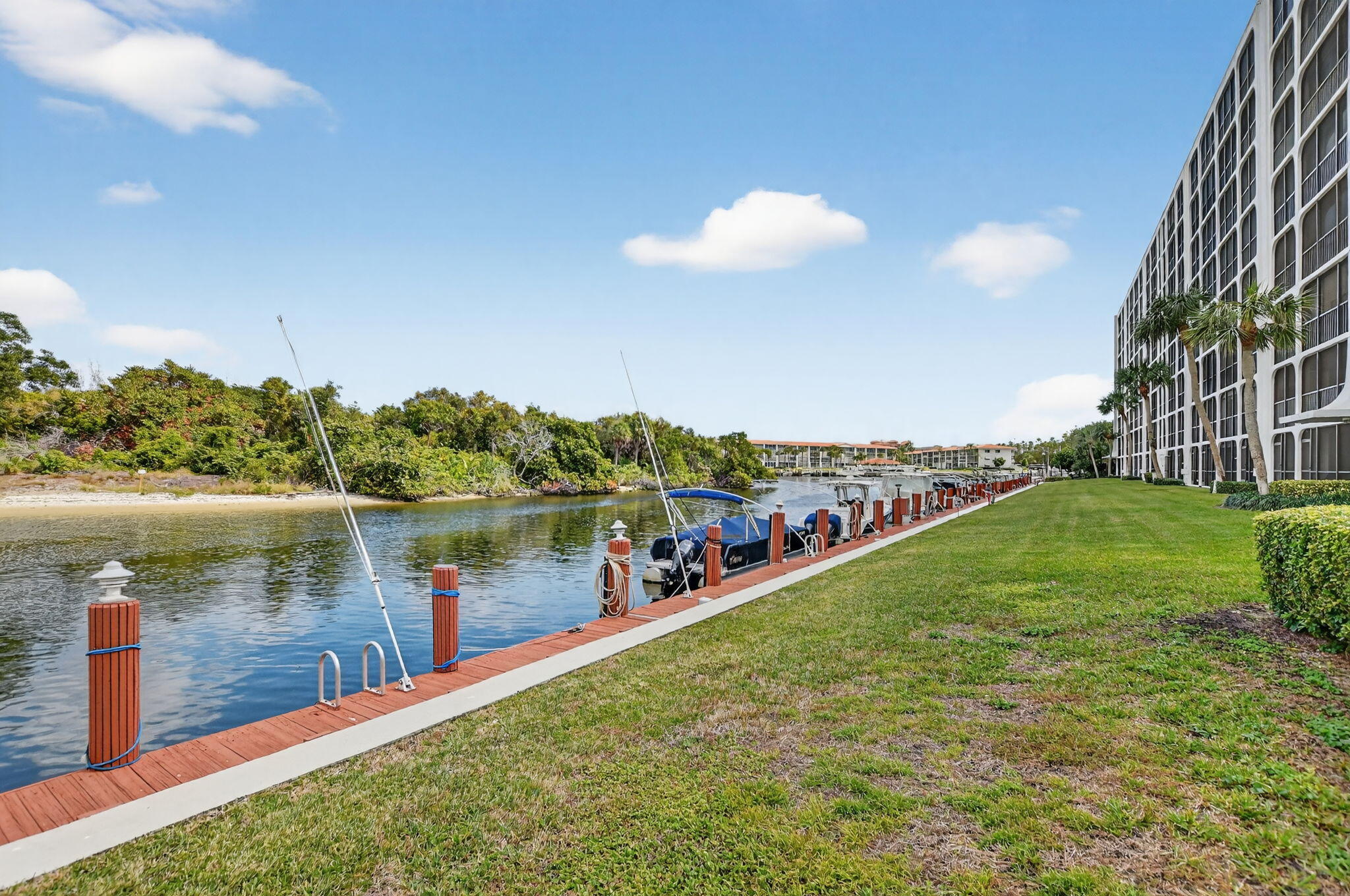 HILLSBORO LANDINGS CONDO NO ONE - Residential