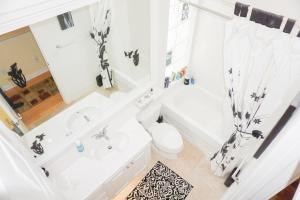 VILLAGEWALK - Residential