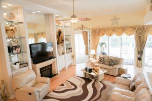 VILLAGEWALK - Residential