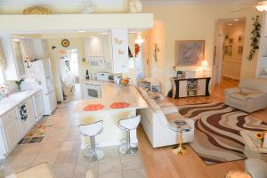 VILLAGEWALK - Residential