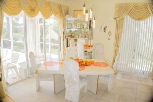 VILLAGEWALK - Residential