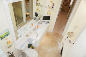 VILLAGEWALK - Residential