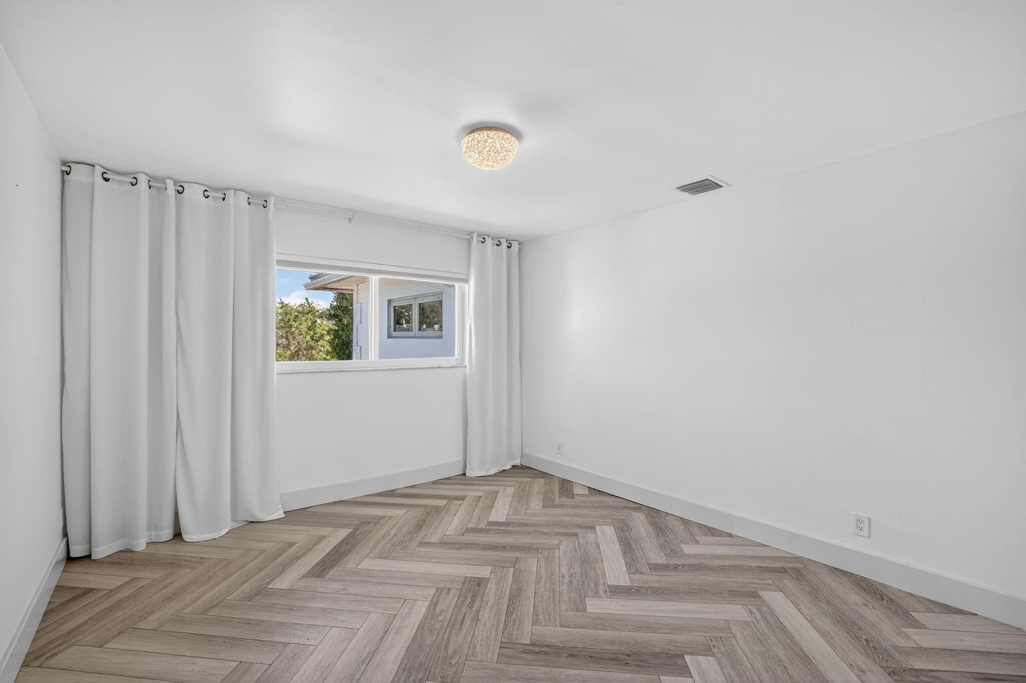 Townhouse Isle - Residential