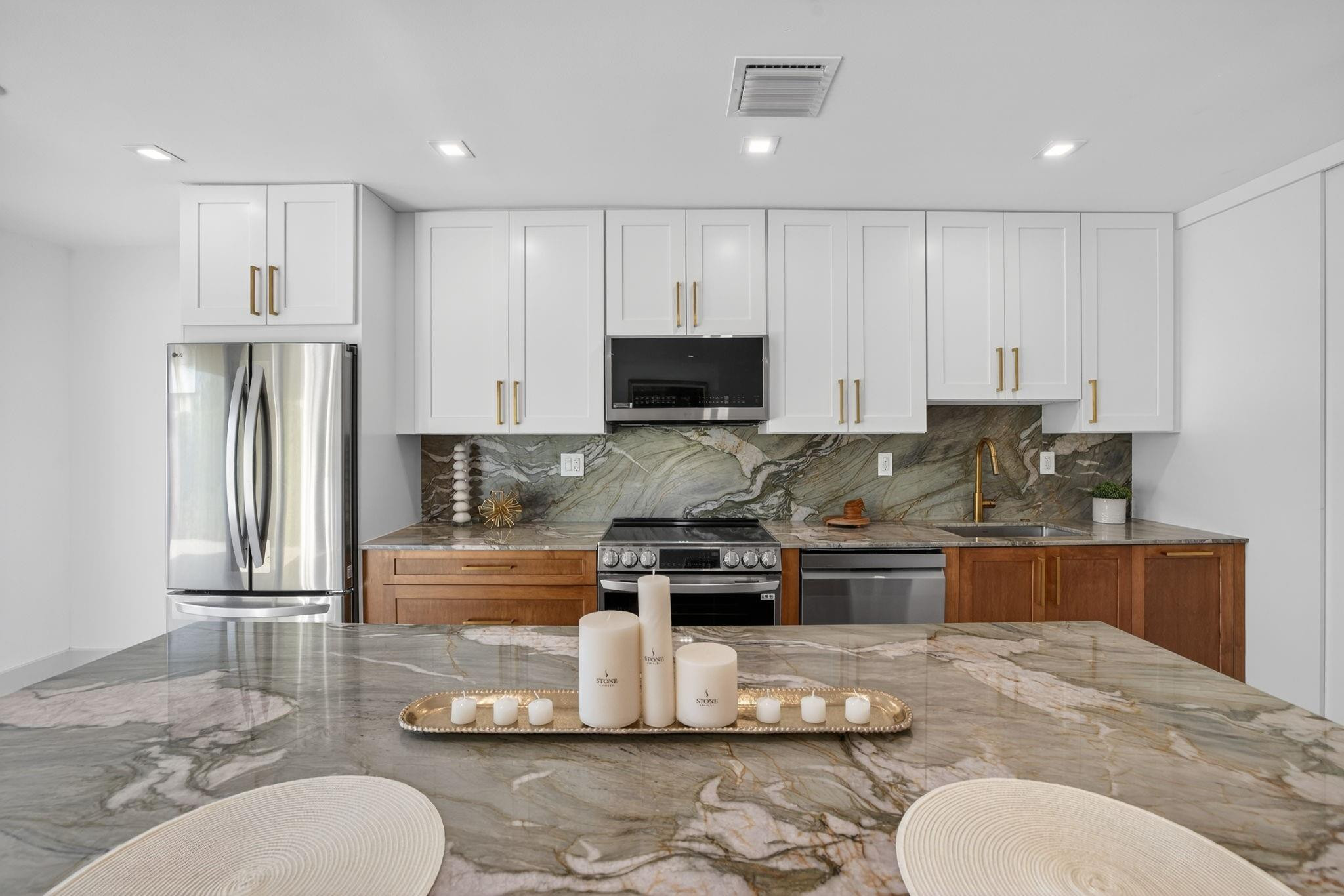 Townhouse Isle - Residential