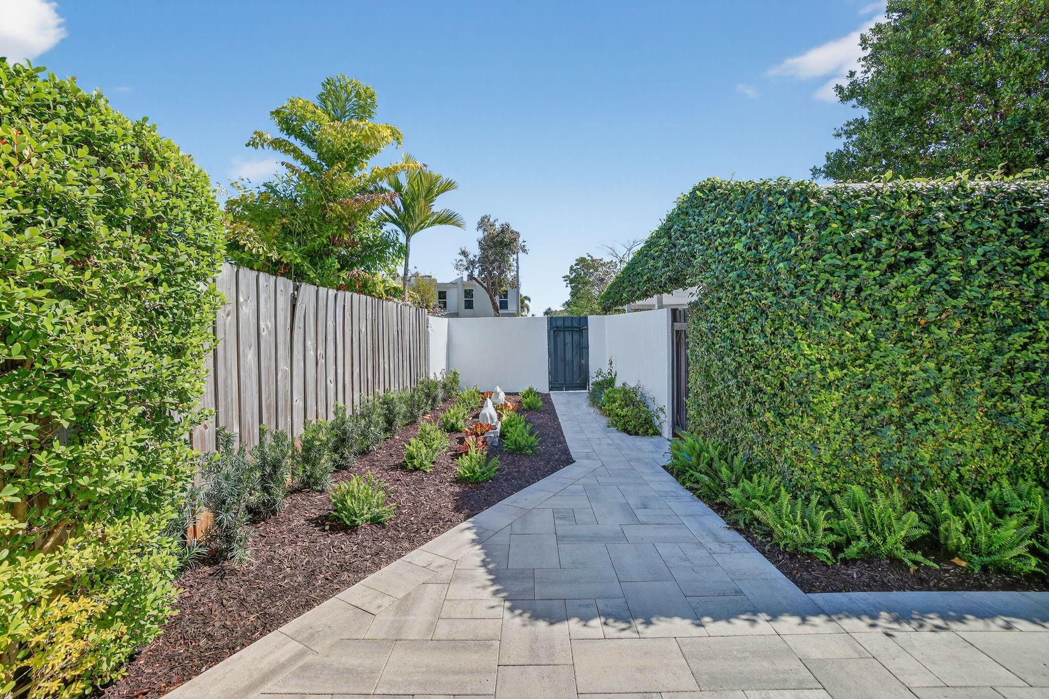 Townhouse Isle - Residential