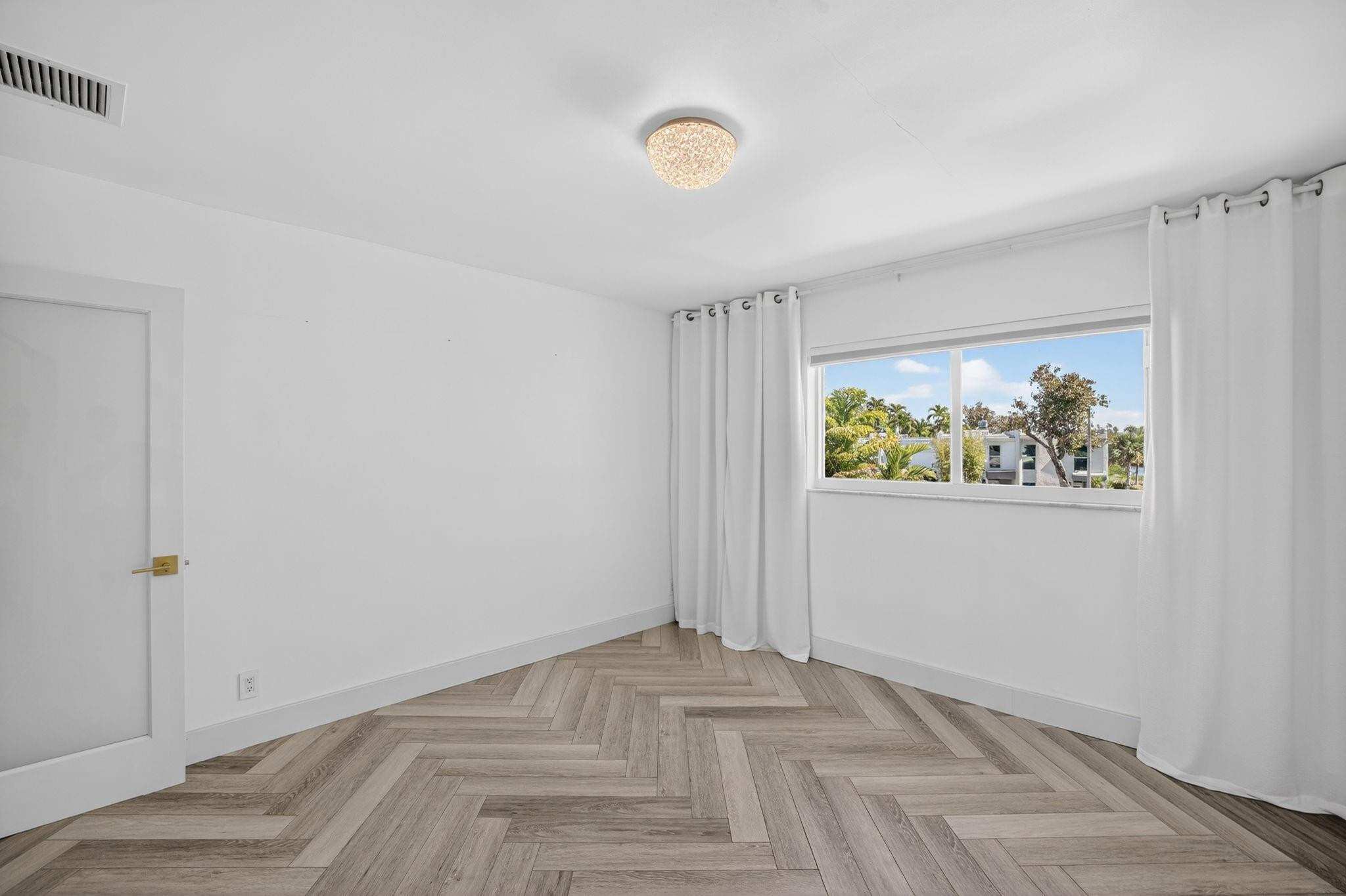 Townhouse Isle - Residential