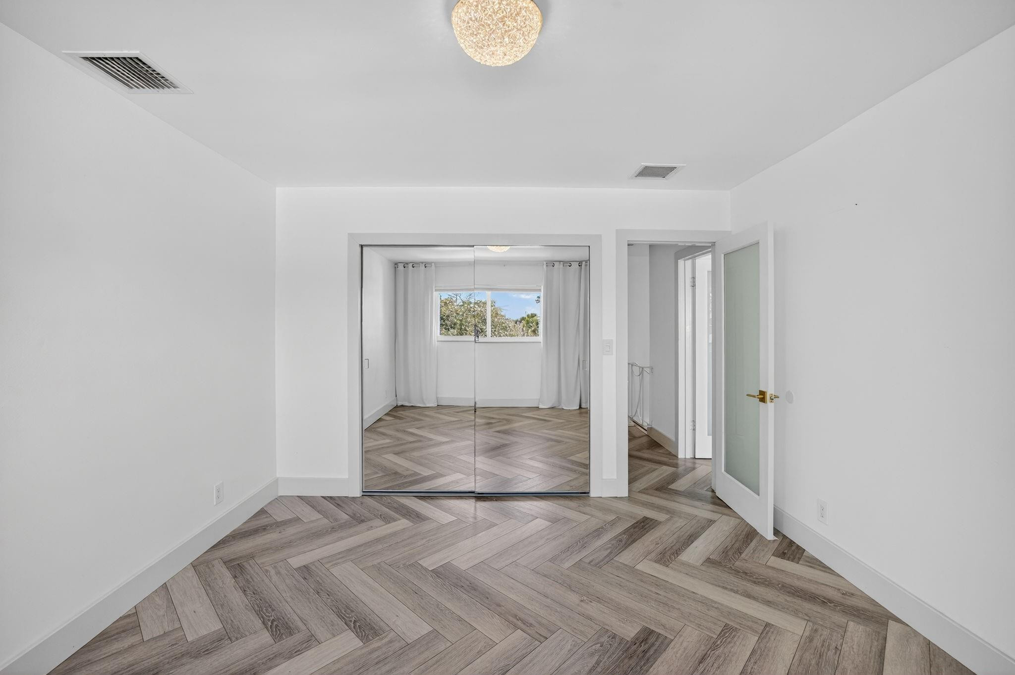 Townhouse Isle - Residential