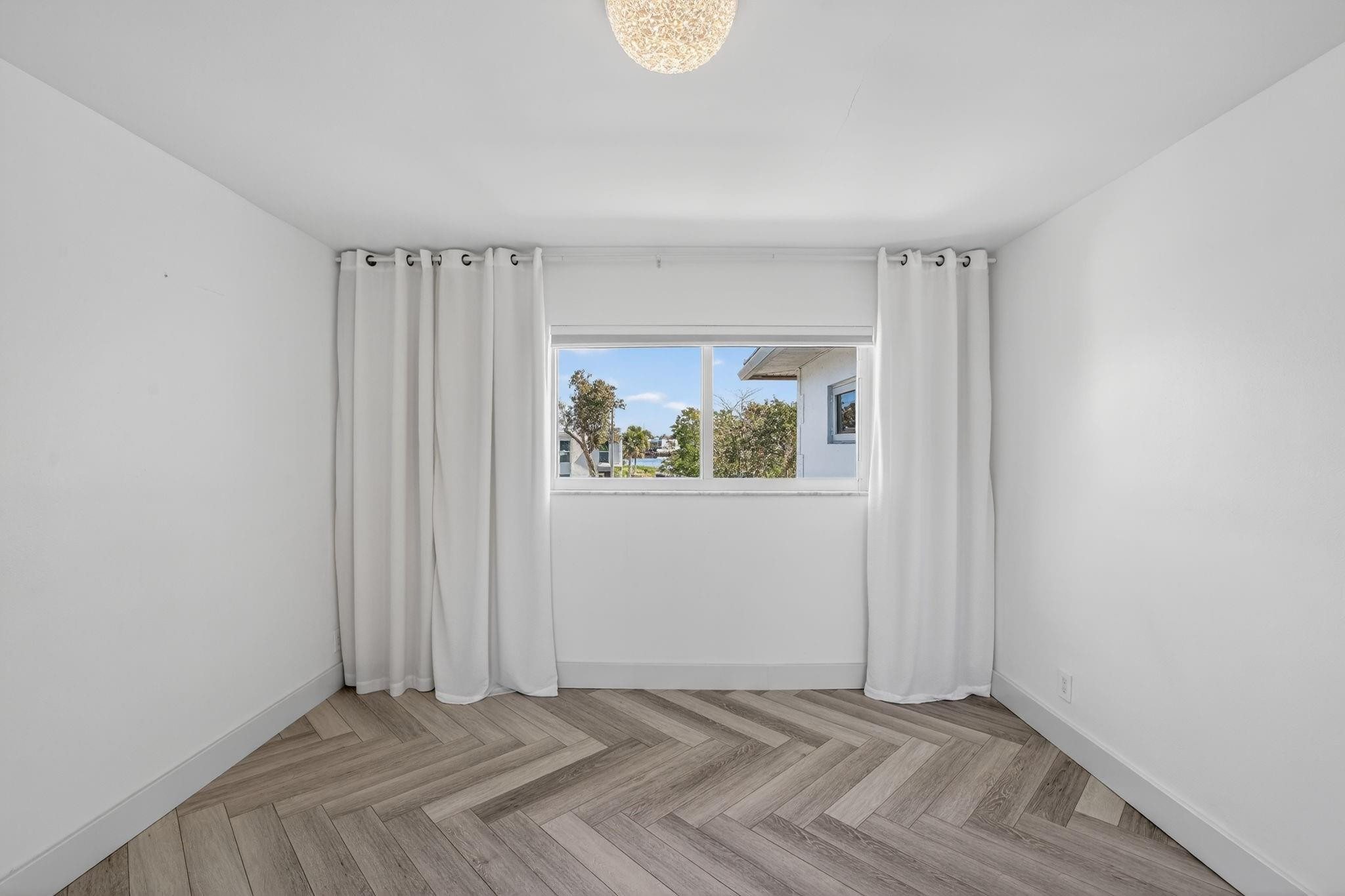 Townhouse Isle - Residential