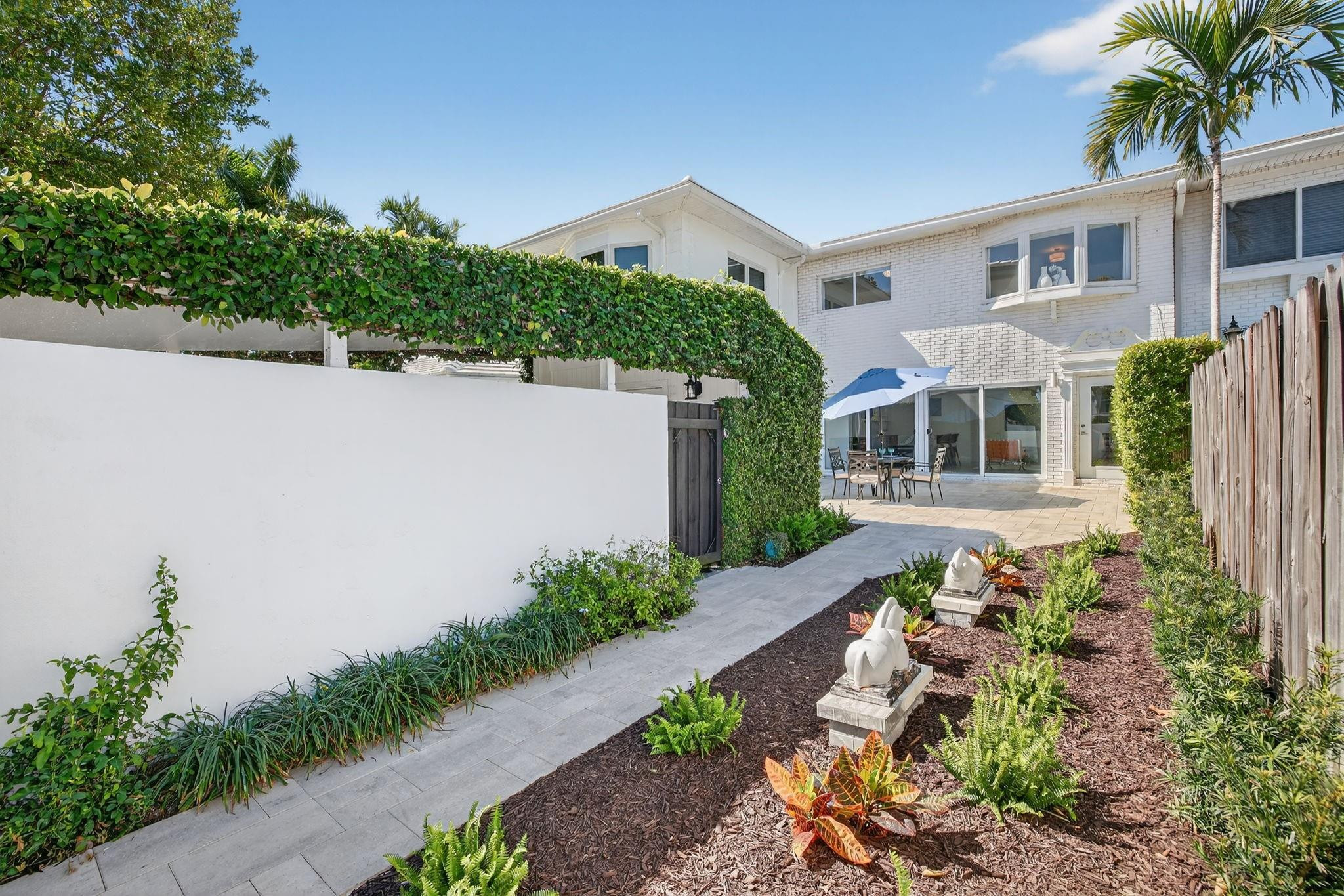 Townhouse Isle - Residential