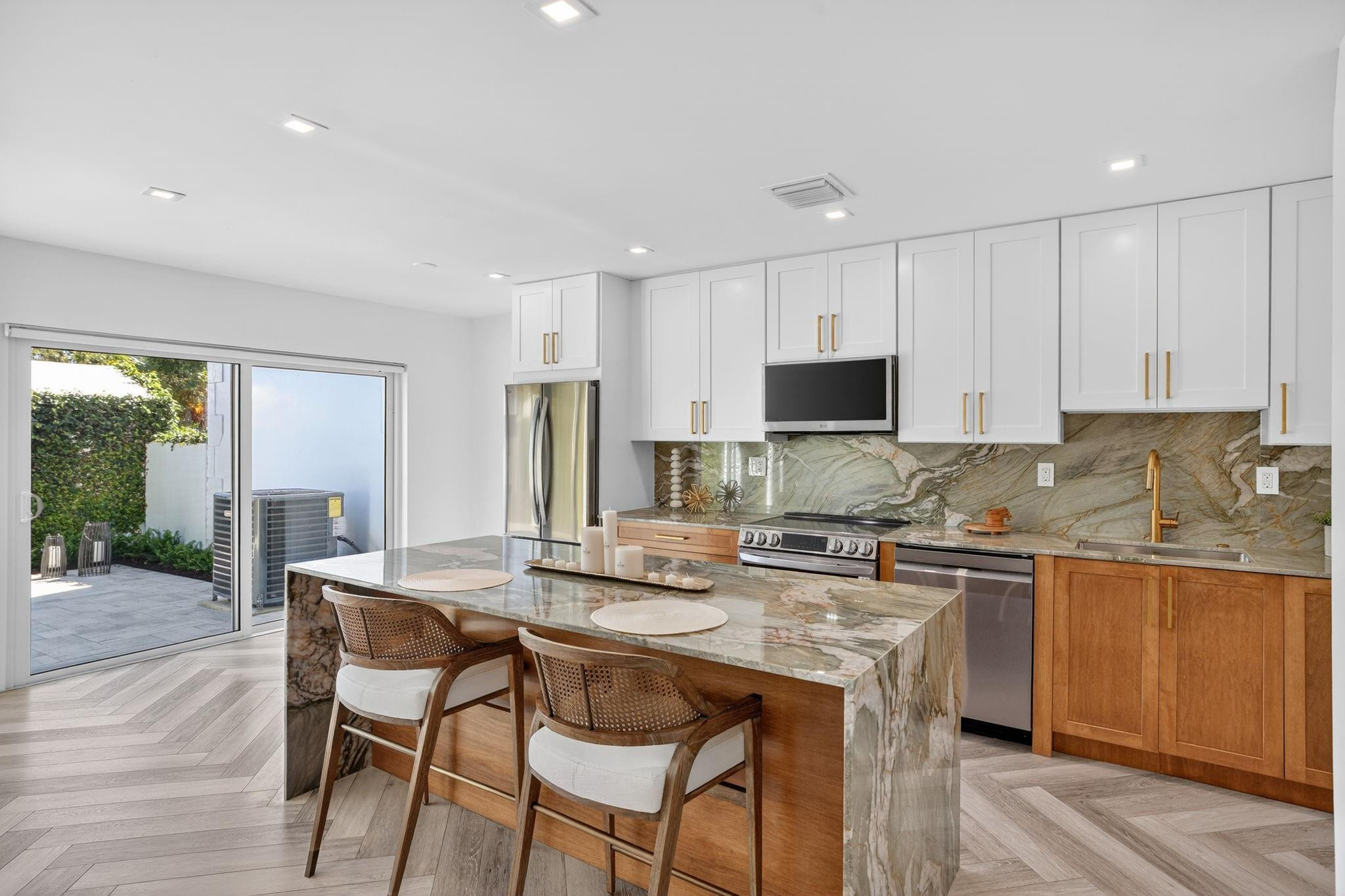 Townhouse Isle - Residential