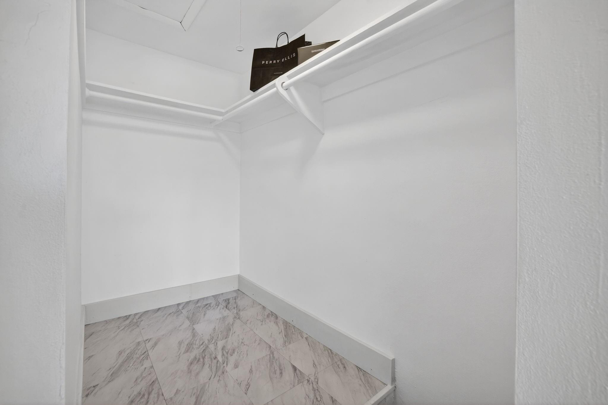 Townhouse Isle - Residential