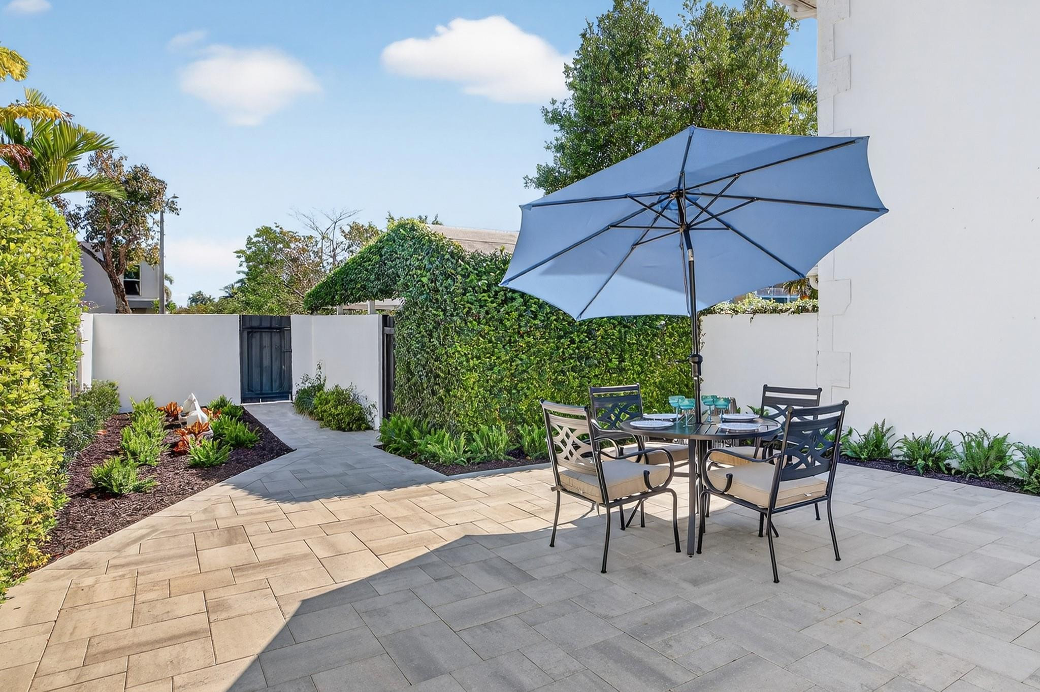 Townhouse Isle - Residential