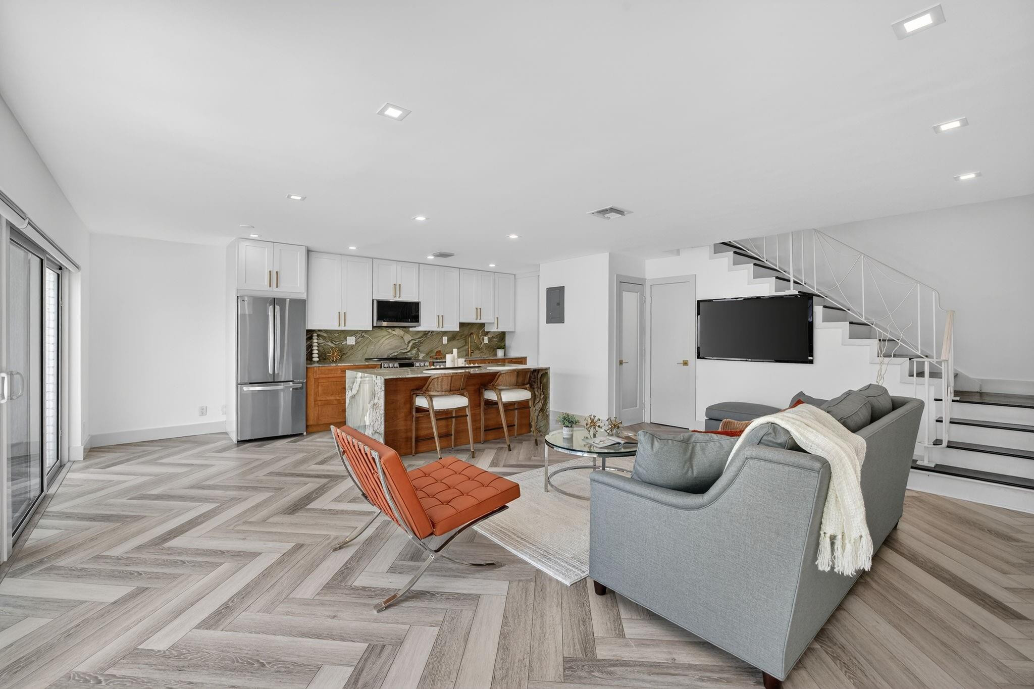 Townhouse Isle - Residential