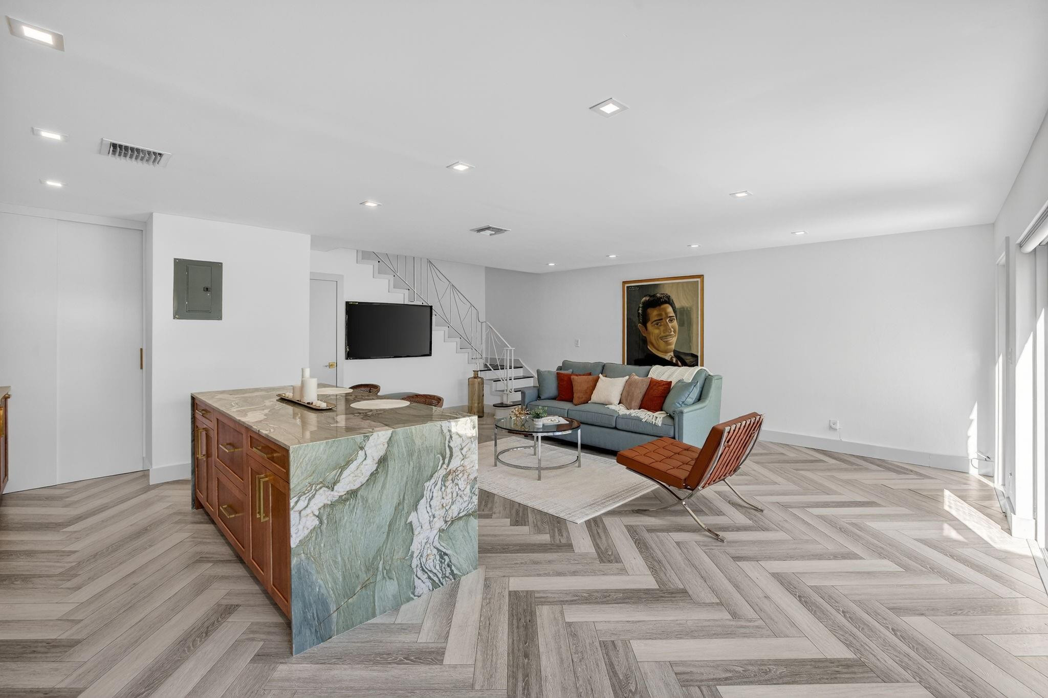 Townhouse Isle - Residential