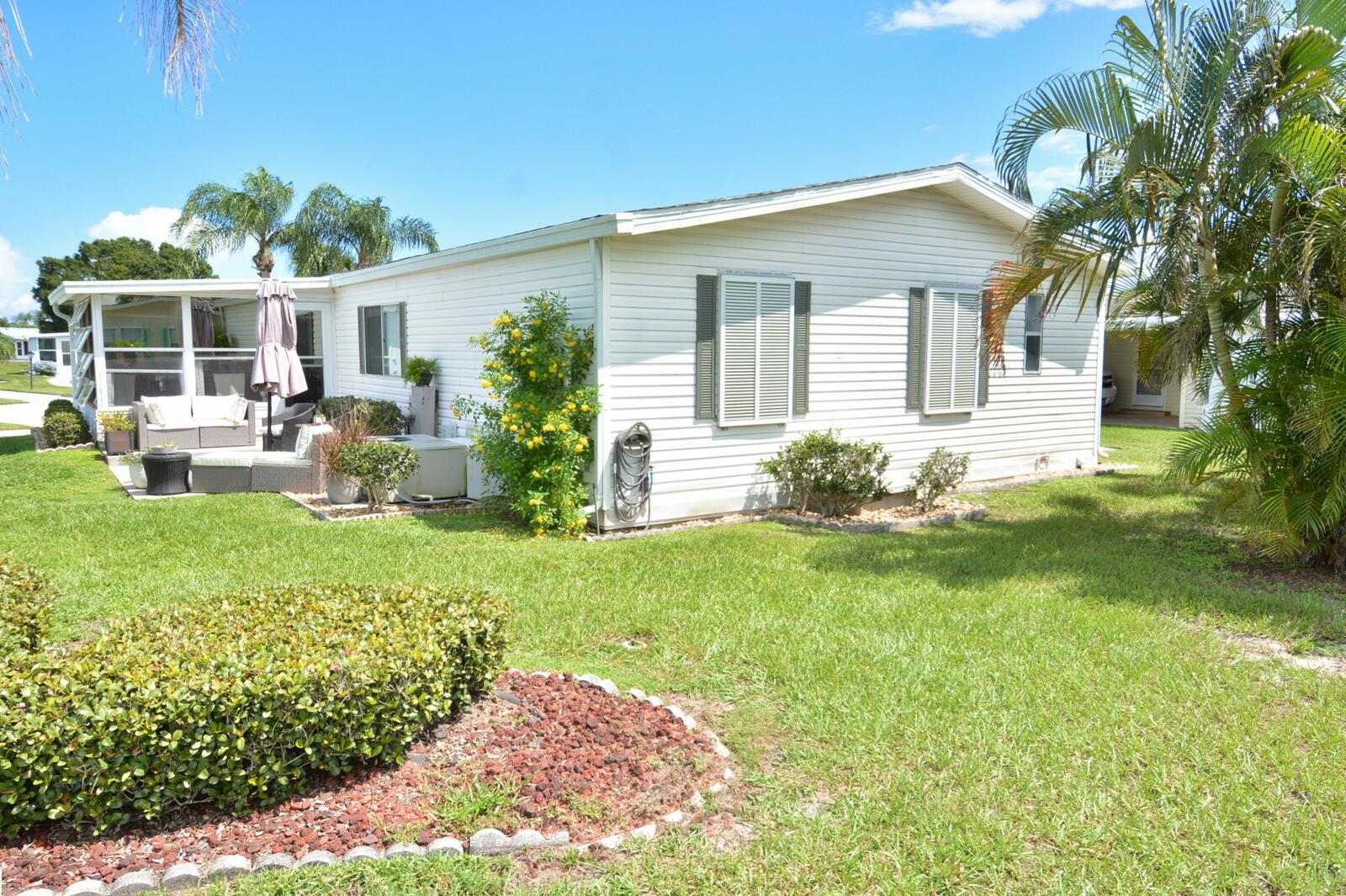 8483 Filifera Court