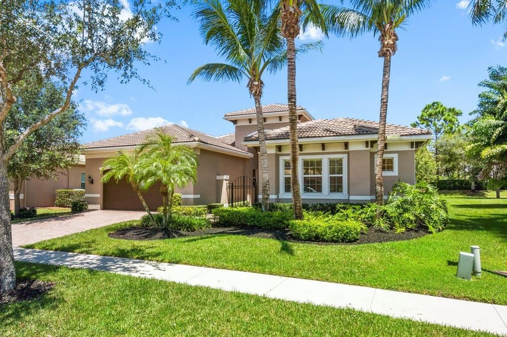 Photo of 11999 Fox Hill Circle, Boynton Beach, FL 33473 (MLS # R10740458)