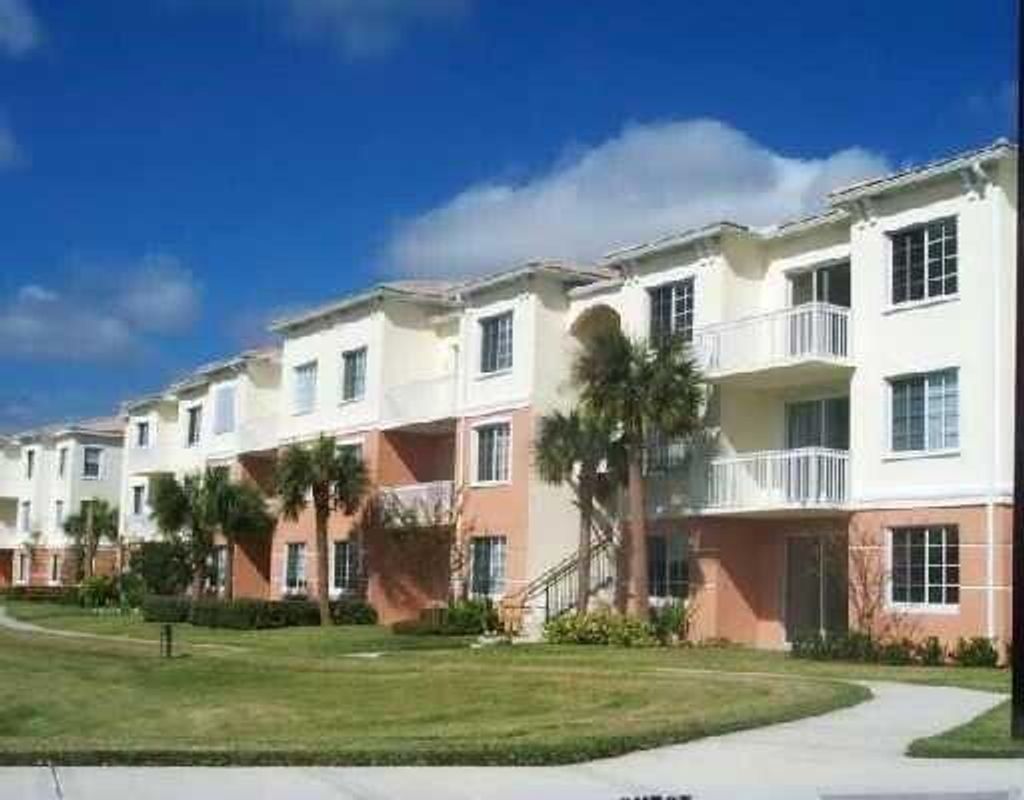 Photo of 4203 E Myrtlewood Cir Circle E #4203, Palm Beach Gardens, FL 33418 (MLS # B26027025)