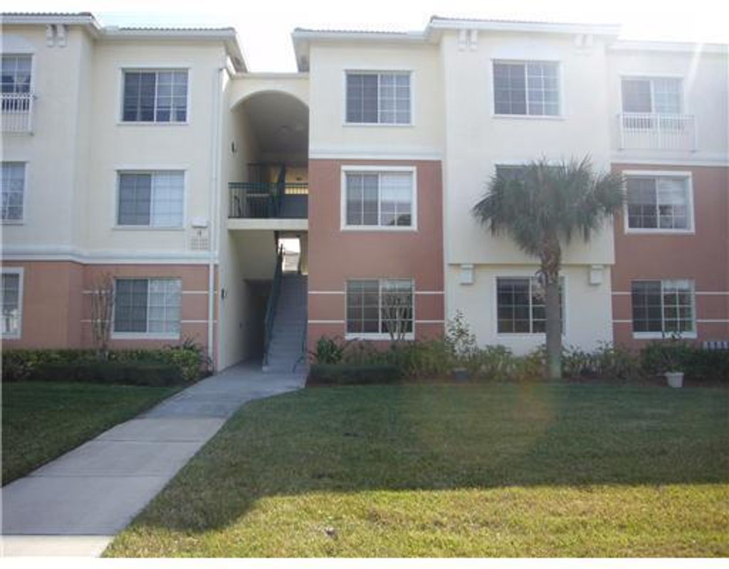 Photo of 4203 E Myrtlewood Cir Circle E #4203, Palm Beach Gardens, FL 33418 (MLS # B26027025)