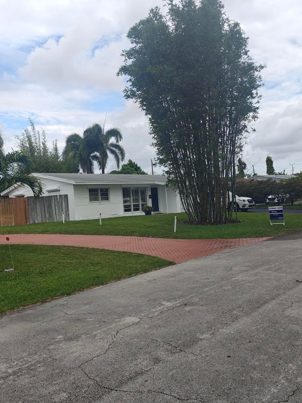 Photo of 2120 N 57th Way, Hollywood, FL 33021 (MLS # B26022176)