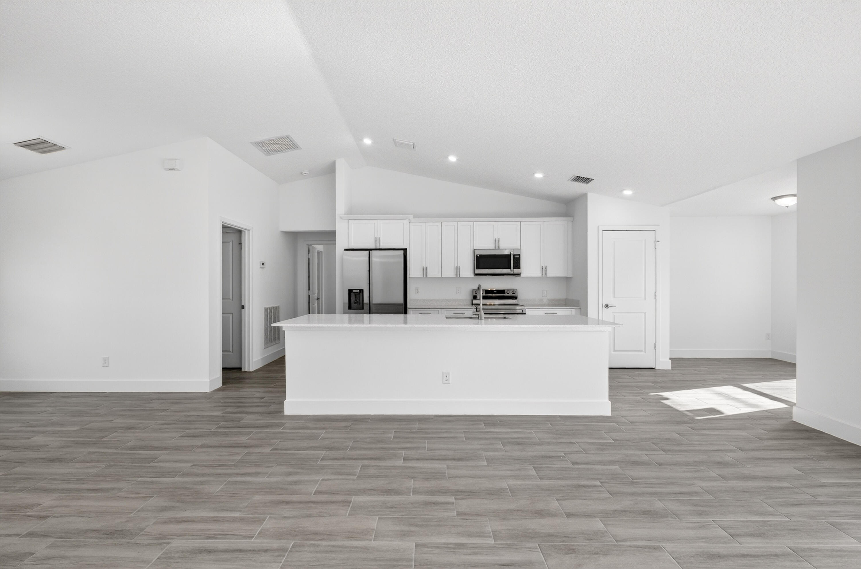 VERO LAKE ESTATES UNIT R - Residential