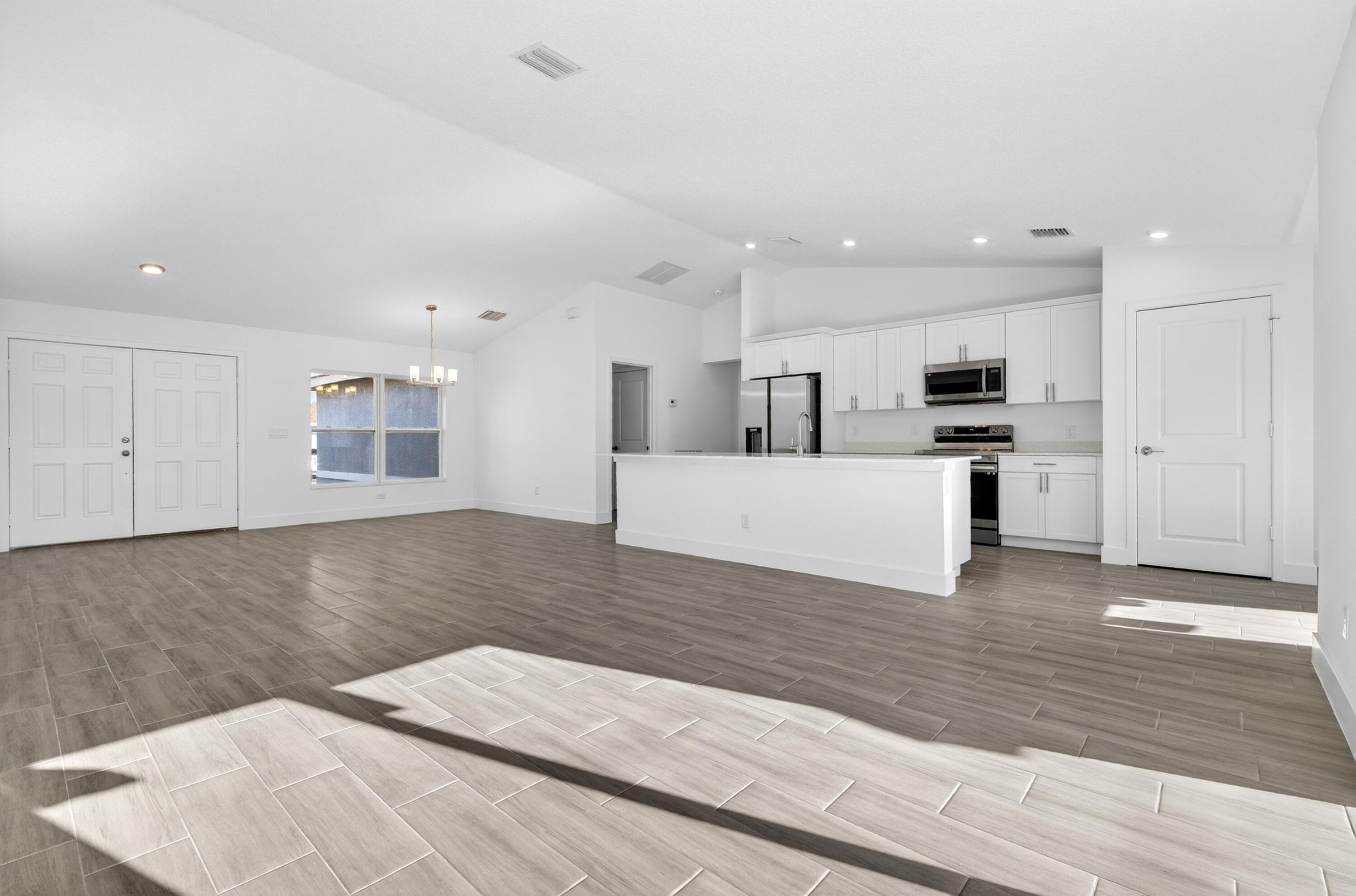 VERO LAKE ESTATES UNIT R - Residential