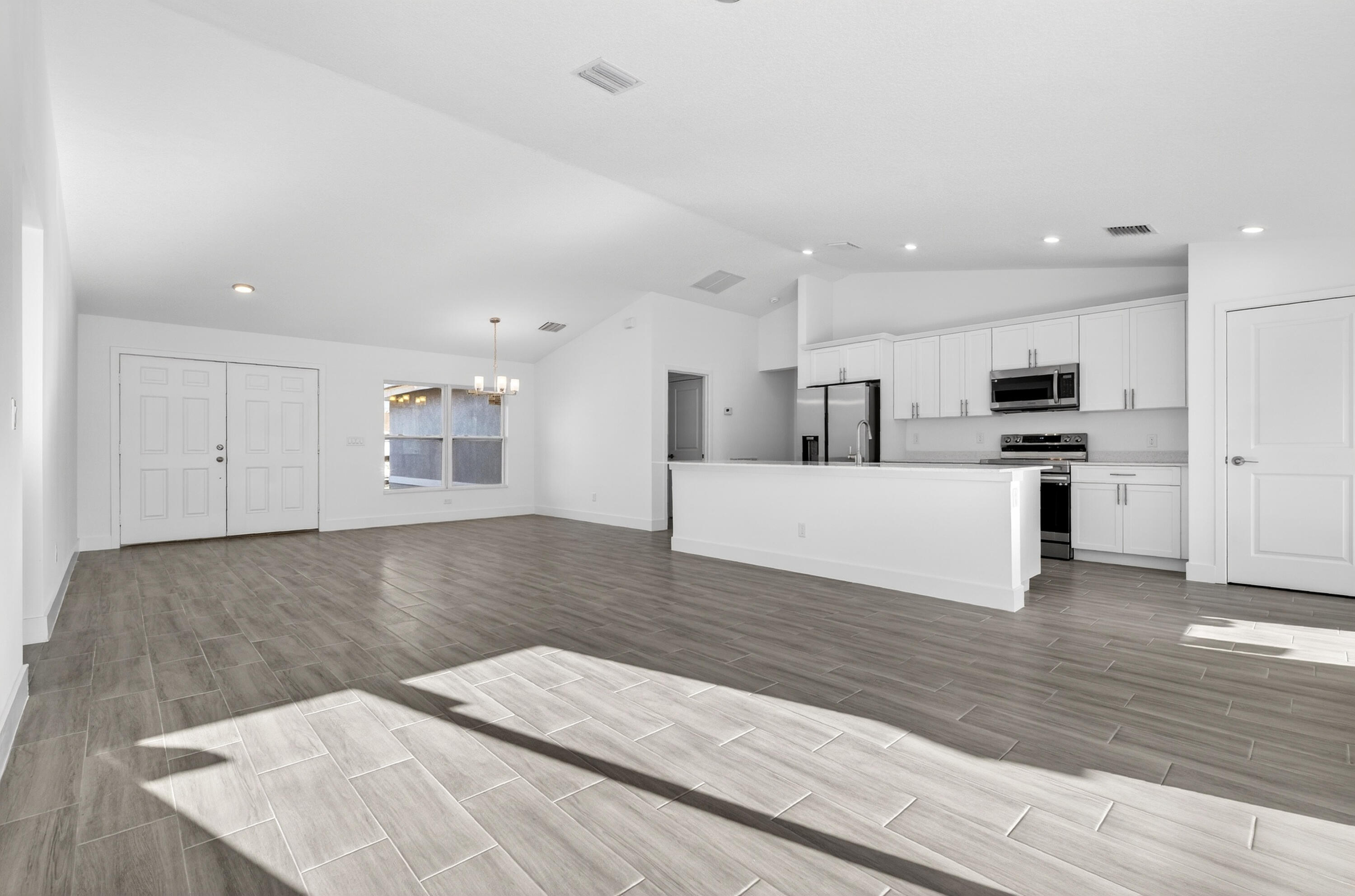 VERO LAKE ESTATES UNIT R - Residential