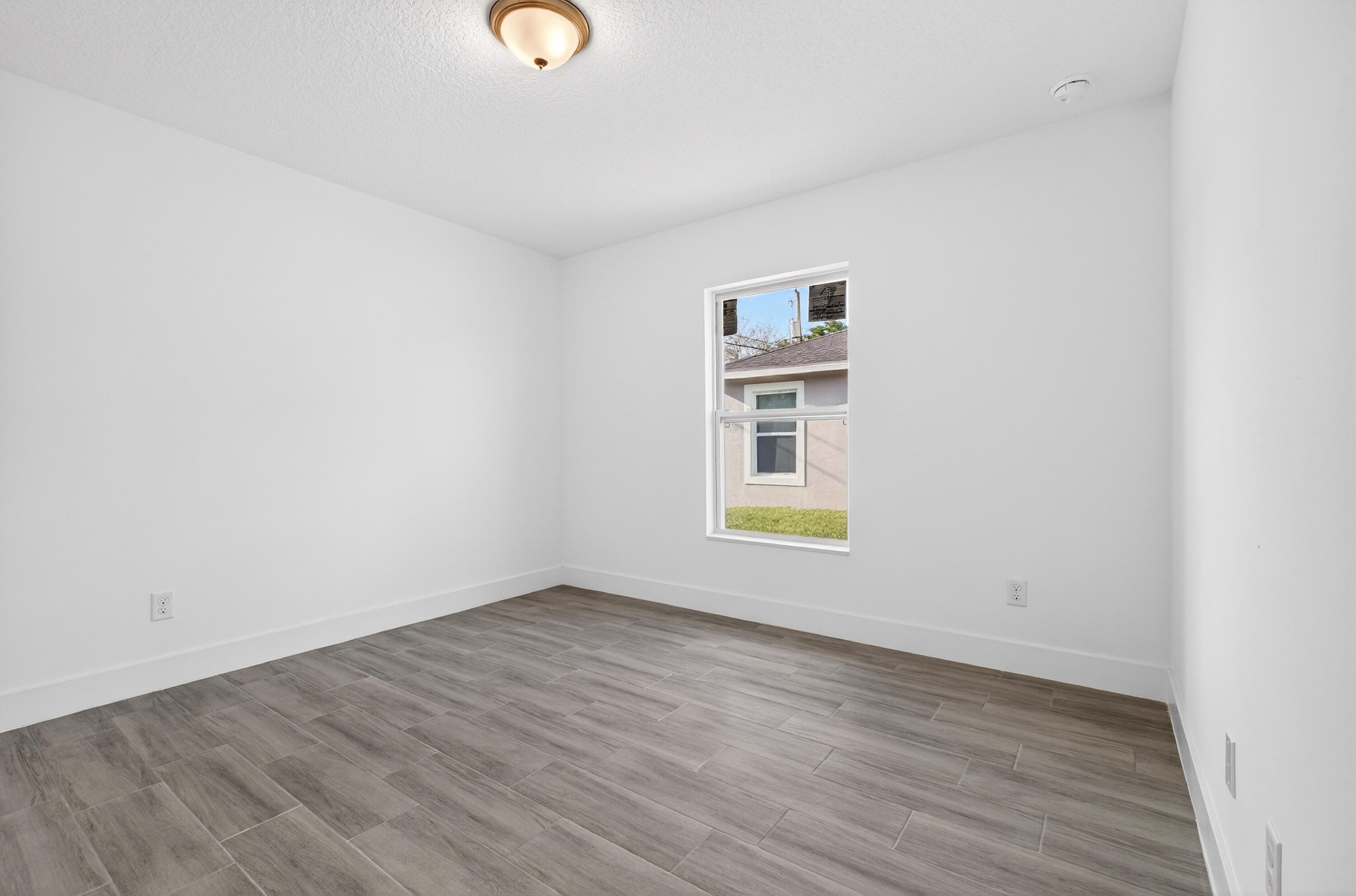 VERO LAKE ESTATES UNIT R - Residential