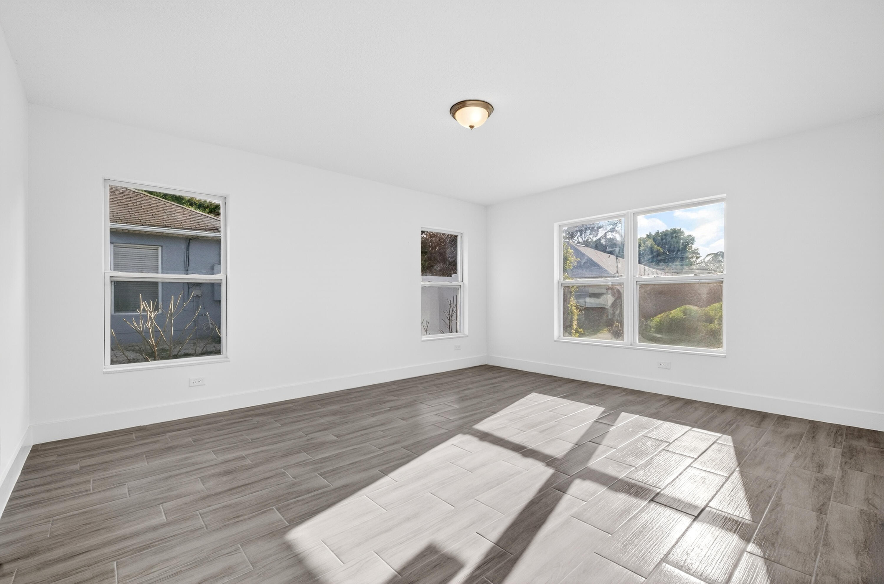 VERO LAKE ESTATES UNIT R - Residential