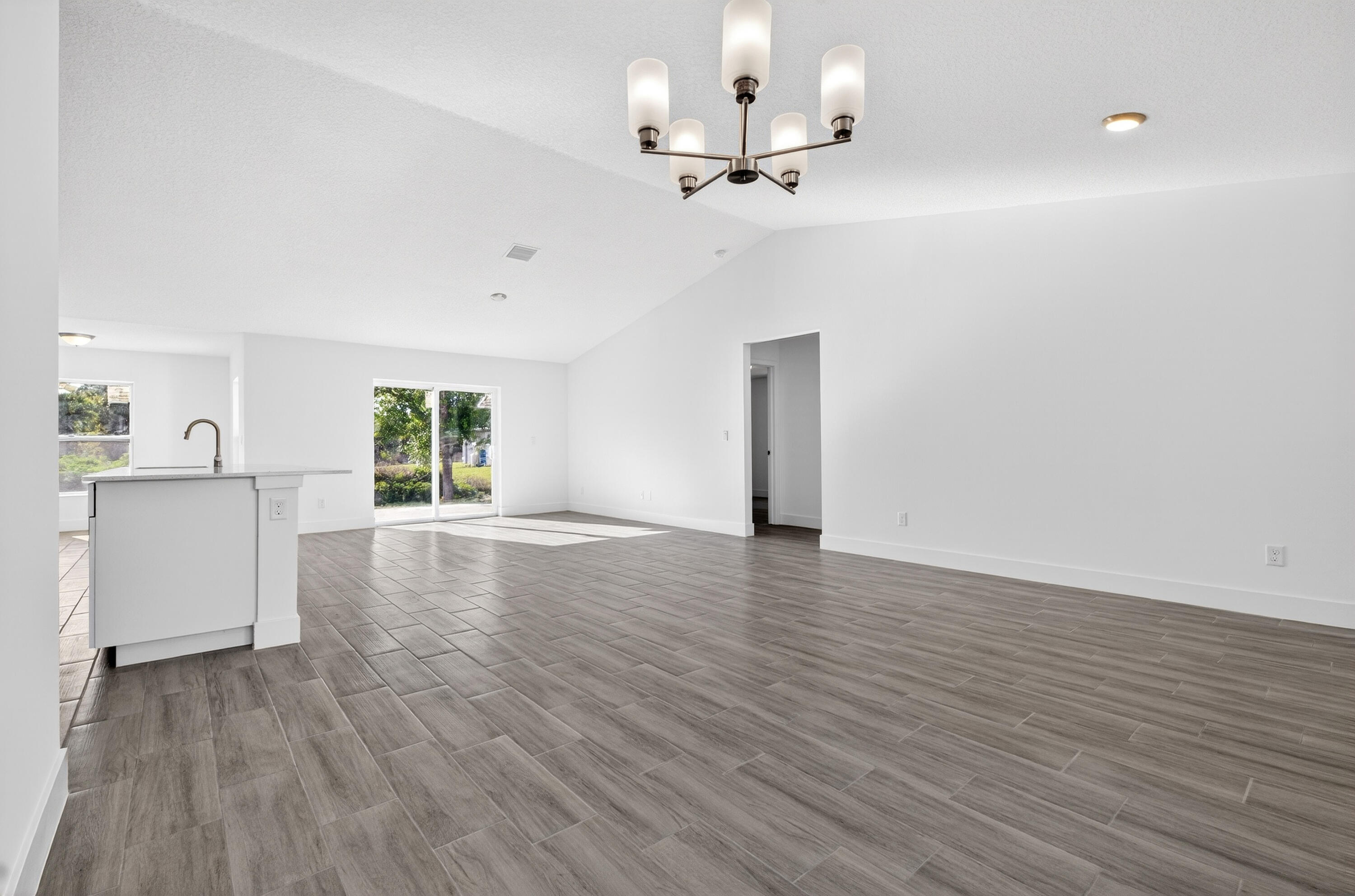 VERO LAKE ESTATES UNIT R - Residential