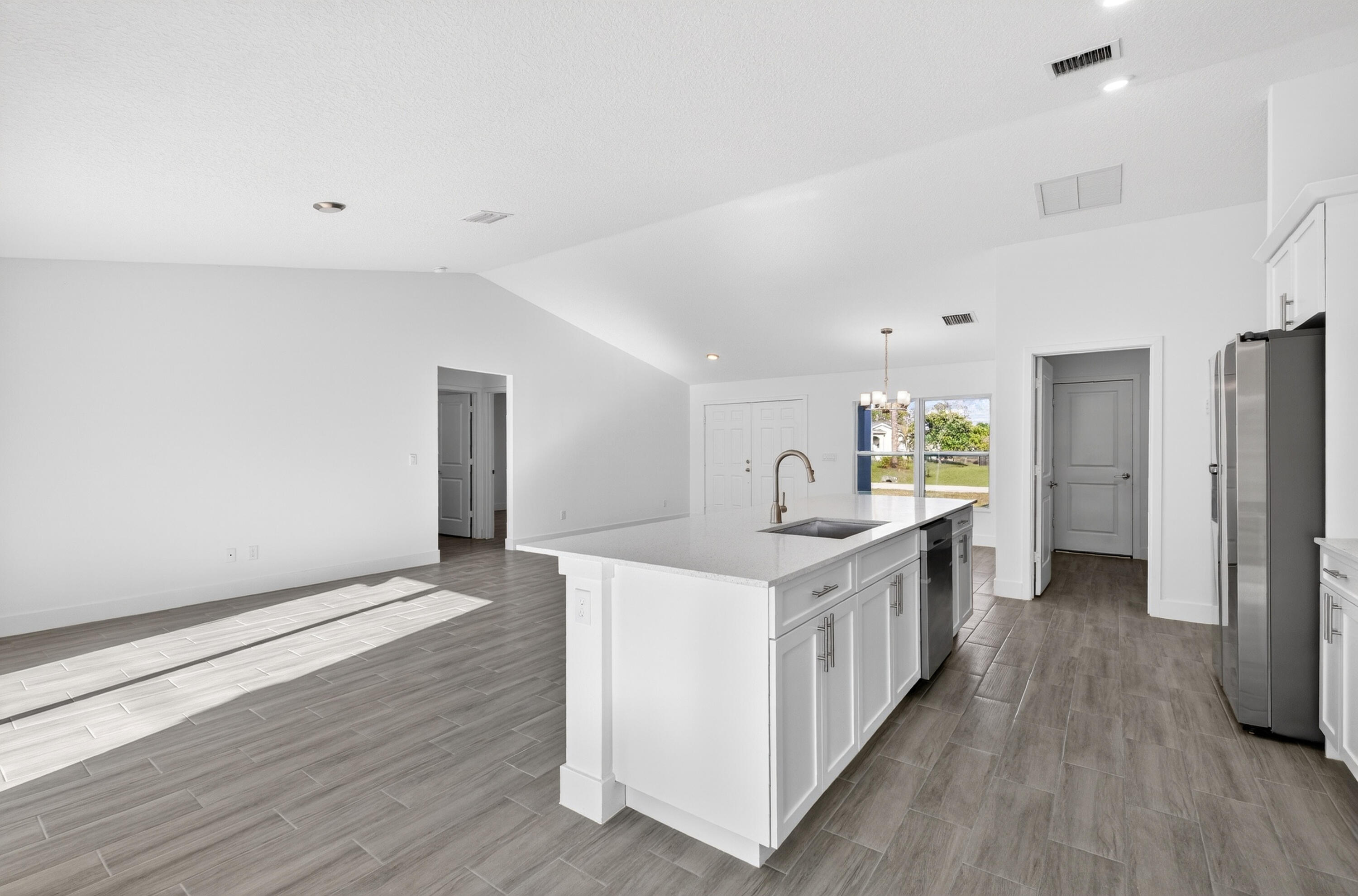 VERO LAKE ESTATES UNIT R - Residential