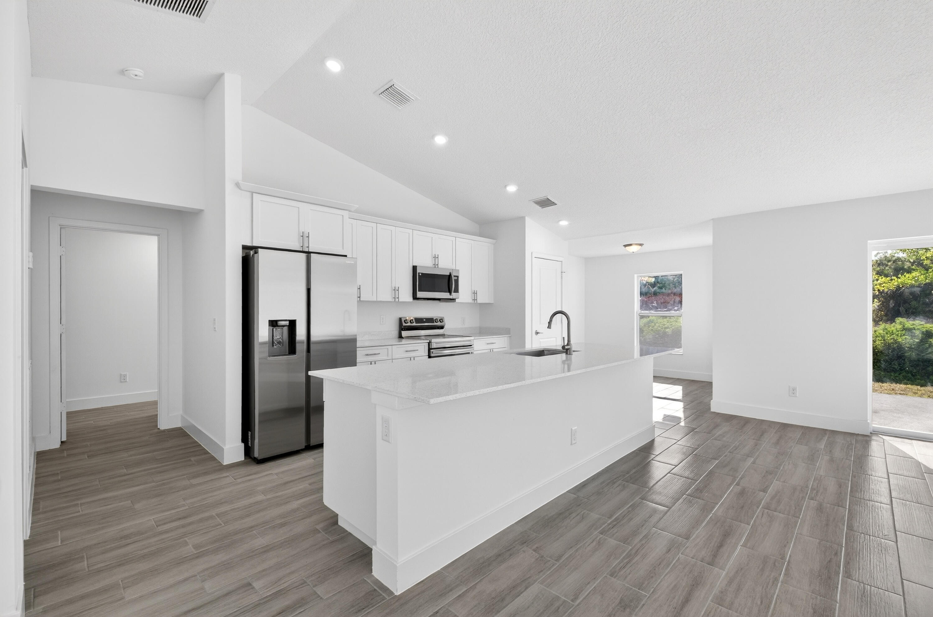 VERO LAKE ESTATES UNIT R - Residential