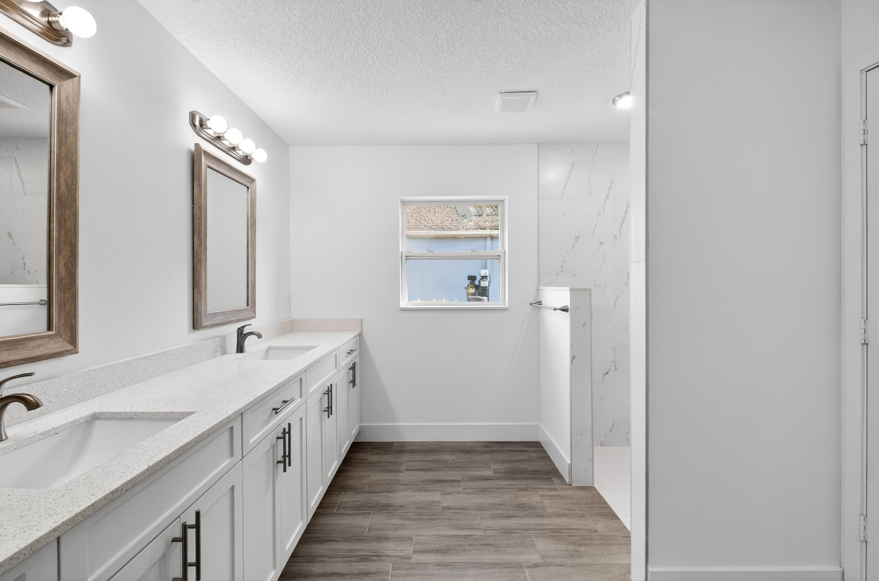 VERO LAKE ESTATES UNIT R - Residential