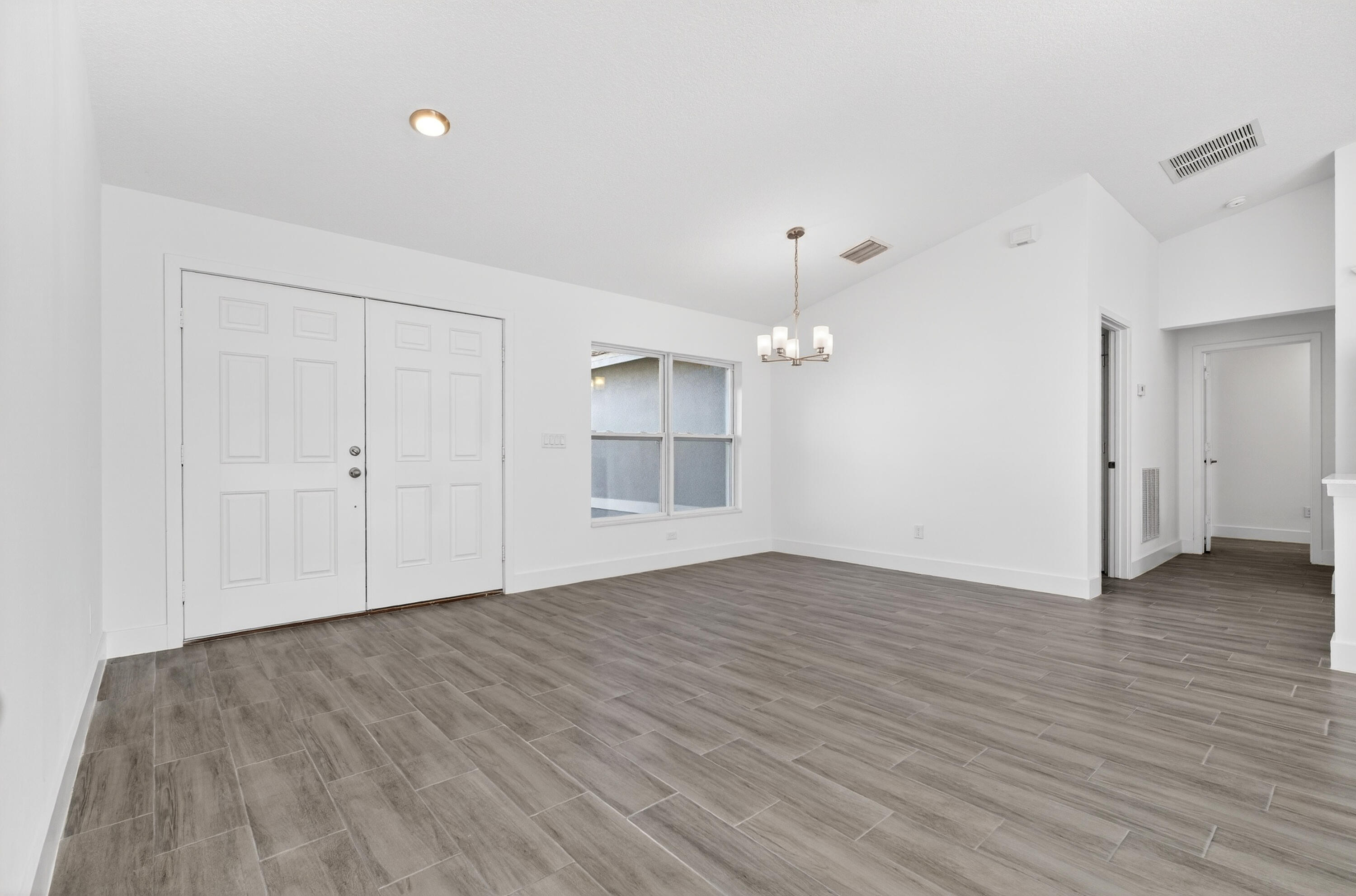 VERO LAKE ESTATES UNIT R - Residential