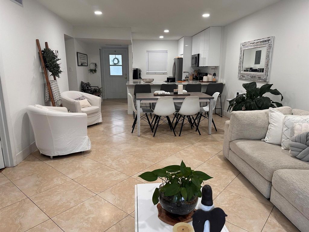 Photo of 2600 Fiore Way #2110, Delray Beach, FL 33445 (MLS # R11151319)