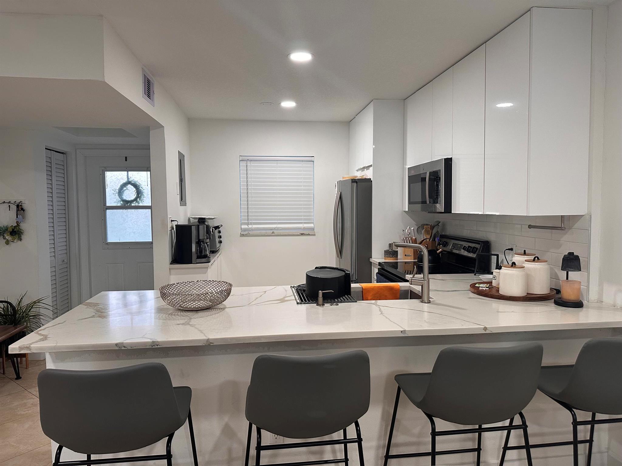 LAGO DEL REY CONDO - Residential