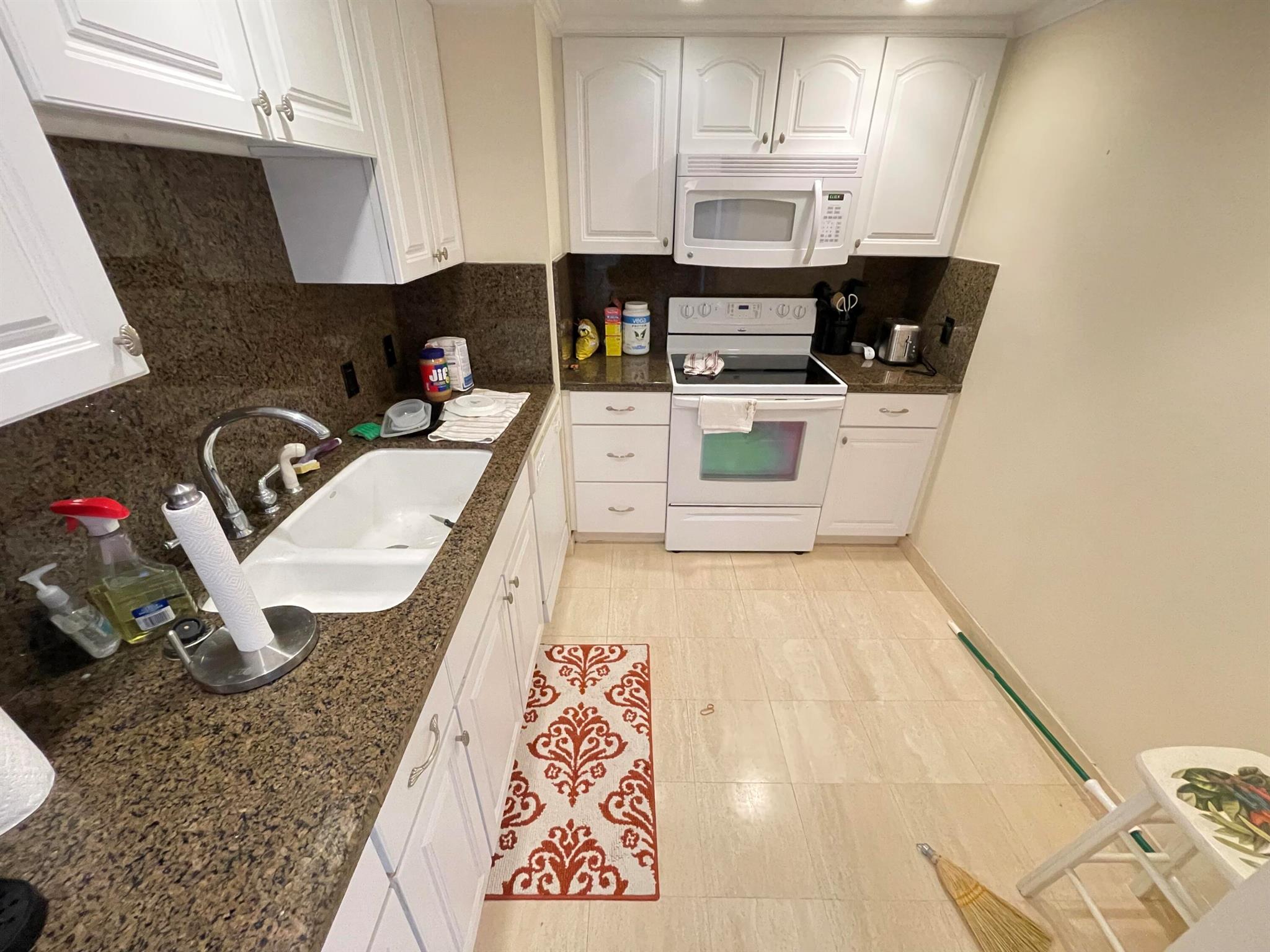 PALM BEACH HOUSE CONDO - Residential Lease