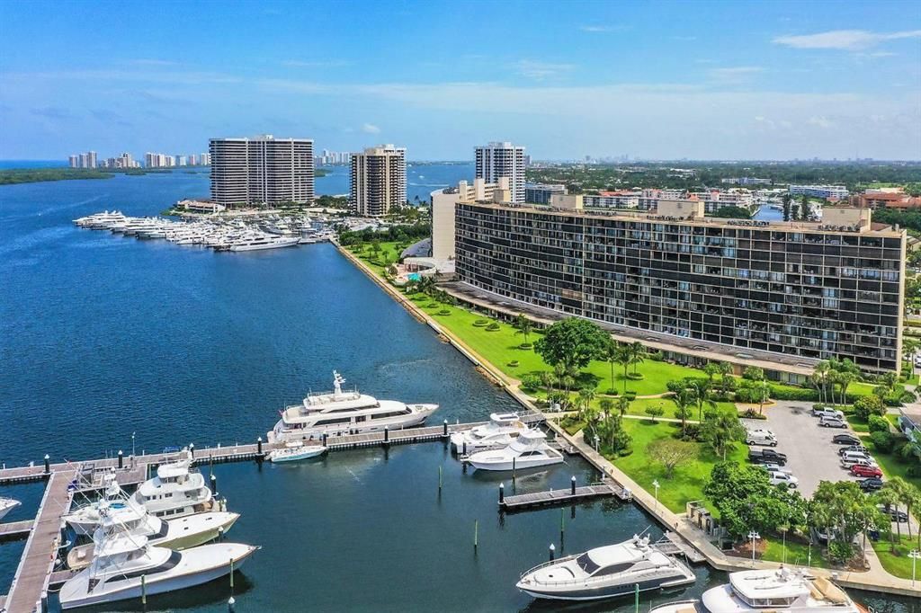 Photo of 136 Lakeshore Drive #410, North Palm Beach, FL 33408 (MLS # R10714239)