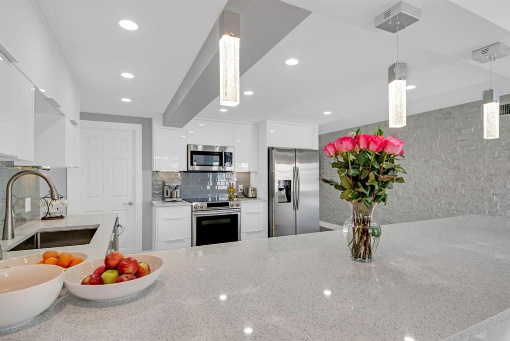 BEL LIDO MANOR - Residential