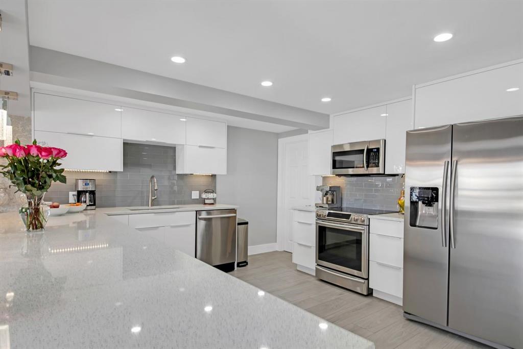 BEL LIDO MANOR - Residential