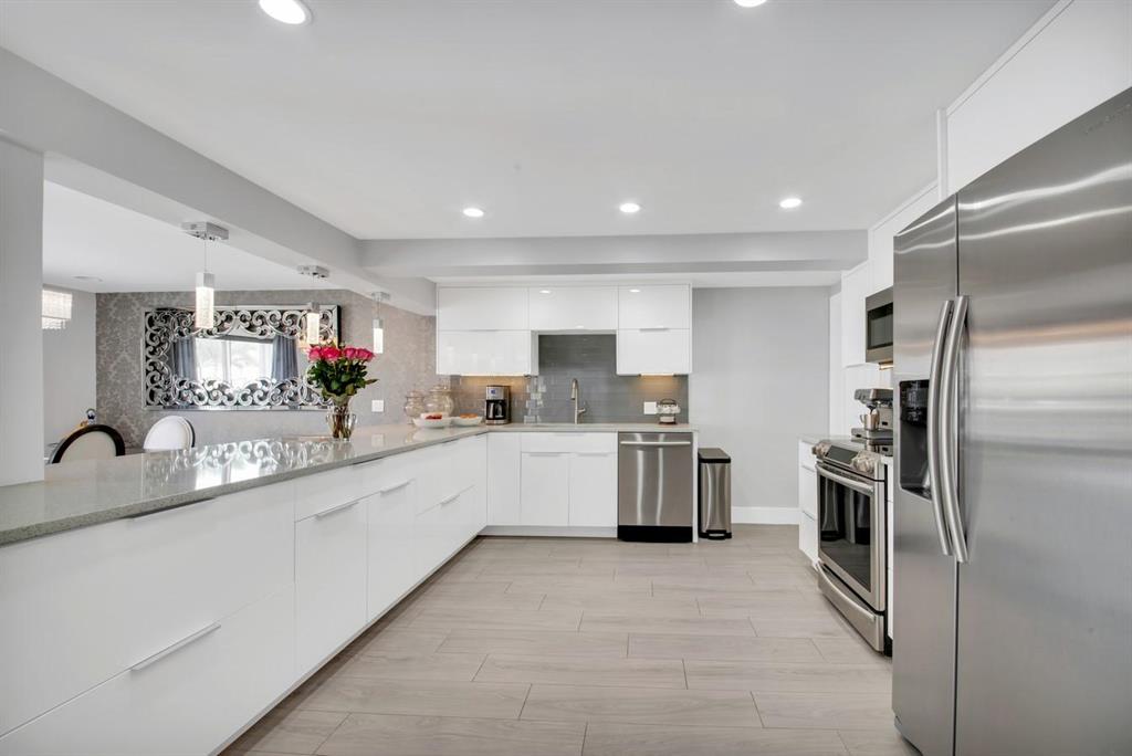 BEL LIDO MANOR - Residential