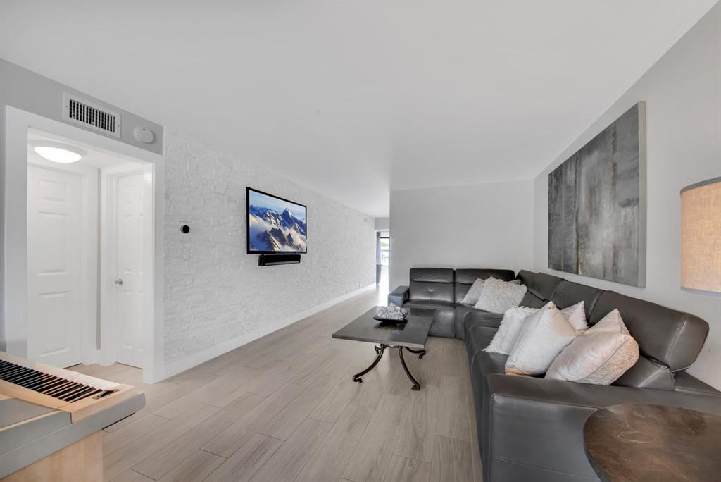 BEL LIDO MANOR - Residential