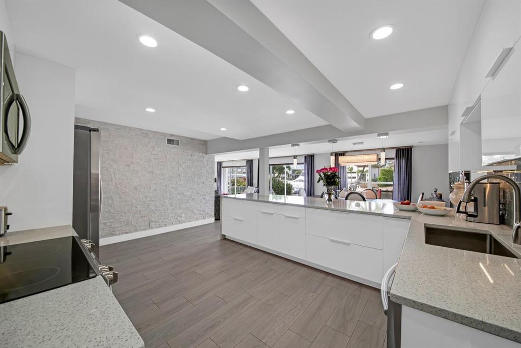 BEL LIDO MANOR - Residential