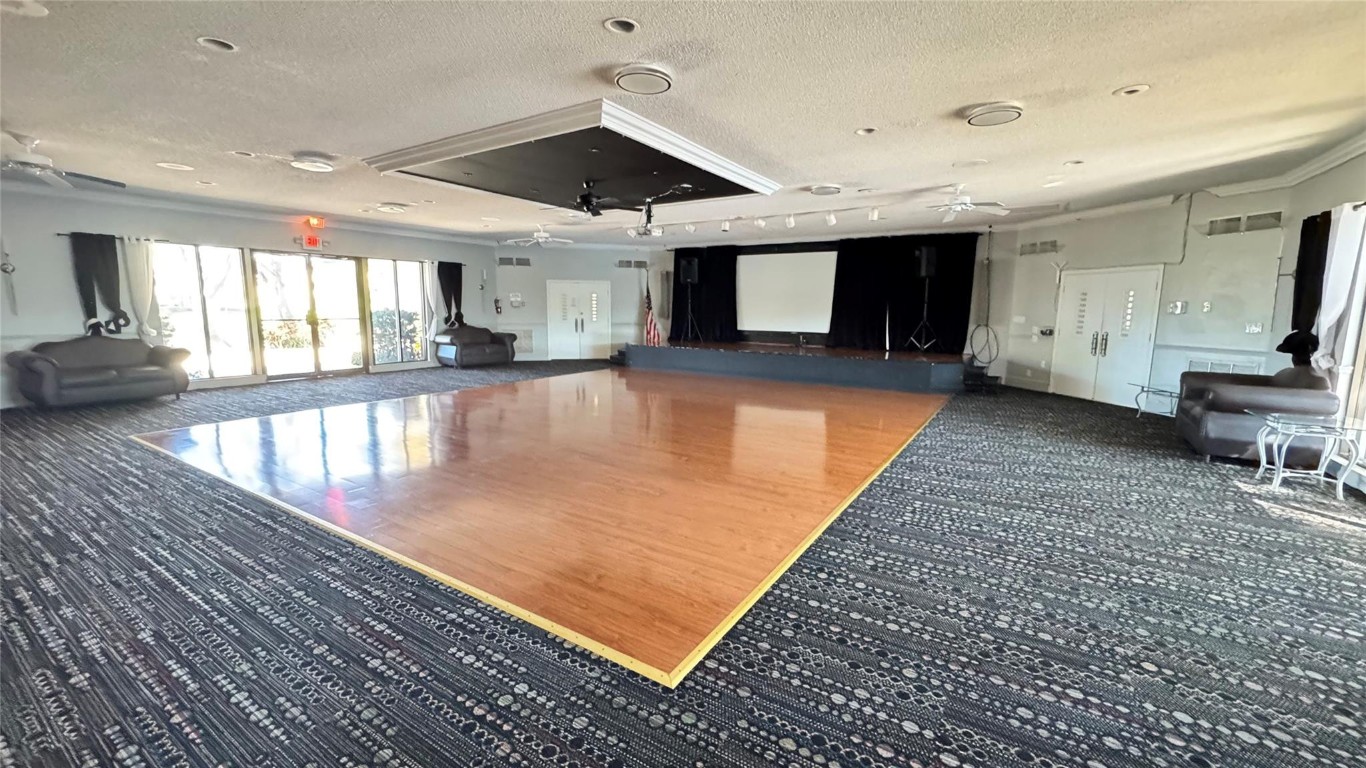 HAWAIIAN GARDENS IV - Residential