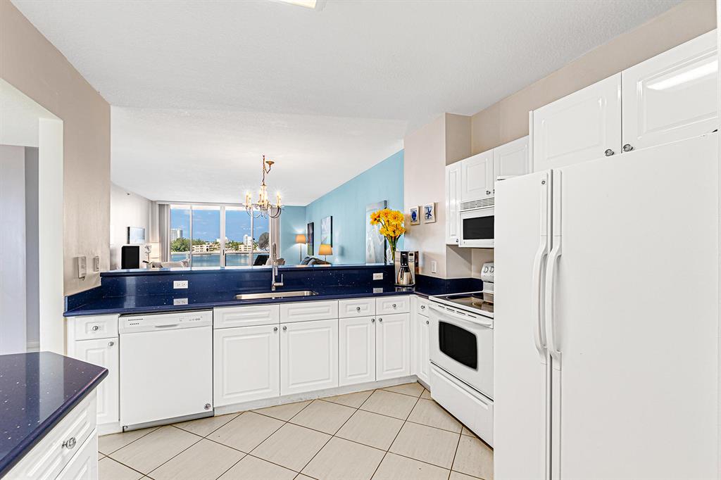 GOLDEN BAY CLUB CONDO - Residential