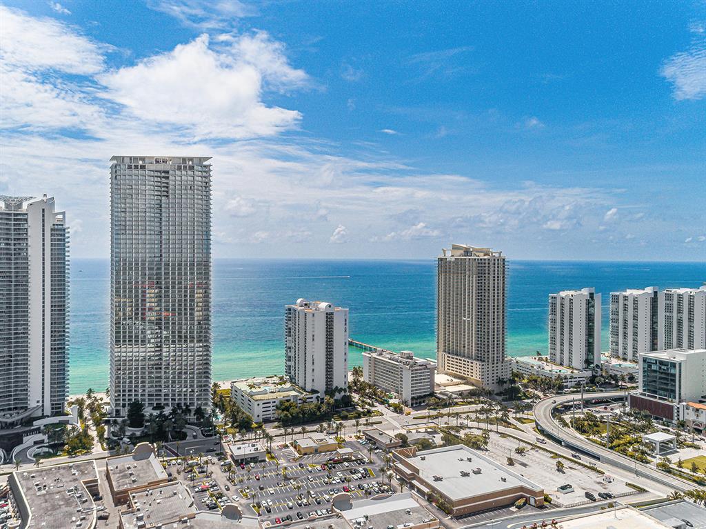 GOLDEN BAY CLUB CONDO - Residential