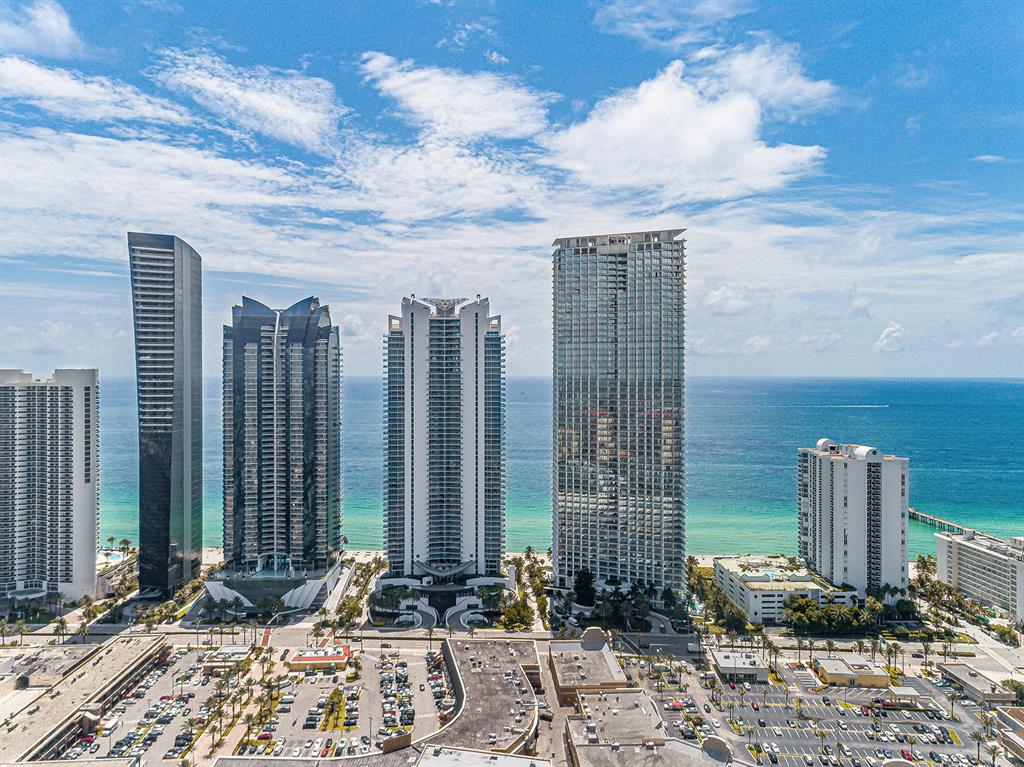 GOLDEN BAY CLUB CONDO - Residential