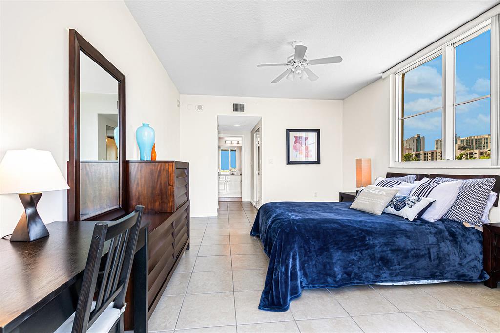 GOLDEN BAY CLUB CONDO - Residential