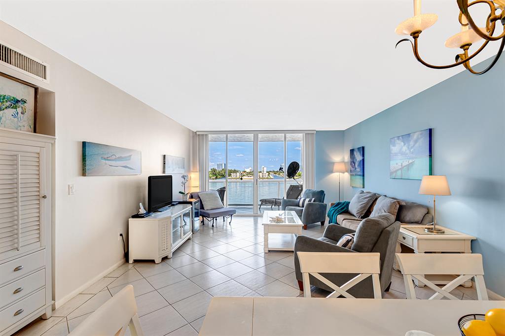 GOLDEN BAY CLUB CONDO - Residential